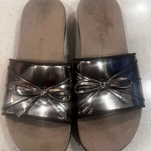 Vionic Metallic Silver Bow Slide Sandals